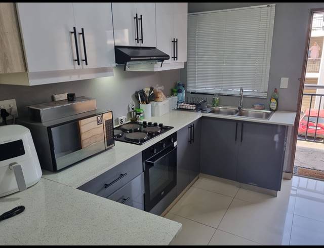 2 BEDROOM FLAT FOR SALE IN MORNINGSIDE